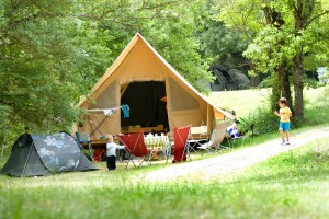 Tente trappeur - Camping en bord de rivière la Ferme de Clareau